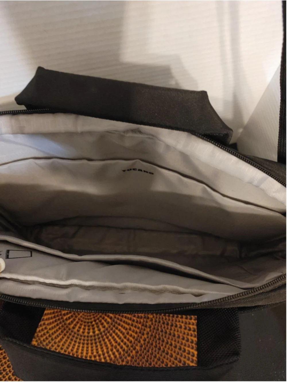 Tucano Dritta Slim Messenger/Laptop Bag